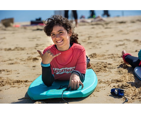 CBR students learn how to surf and bodyboard with Faro Surf Club